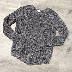 •H&M• SWEATER